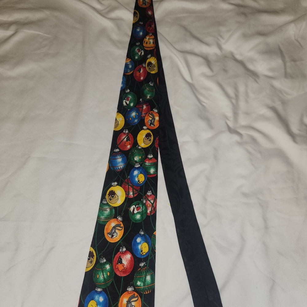 Warner Bros. Looney Tunes Colorful Christmas Ornament Tie With Bugs, Daffy, Taz